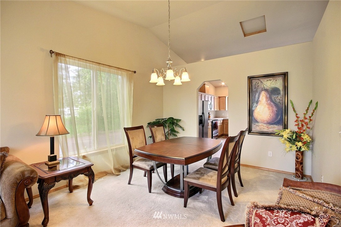 5204 Northeast 5th Place Renton, WA 98059 - Photo 4 of 20