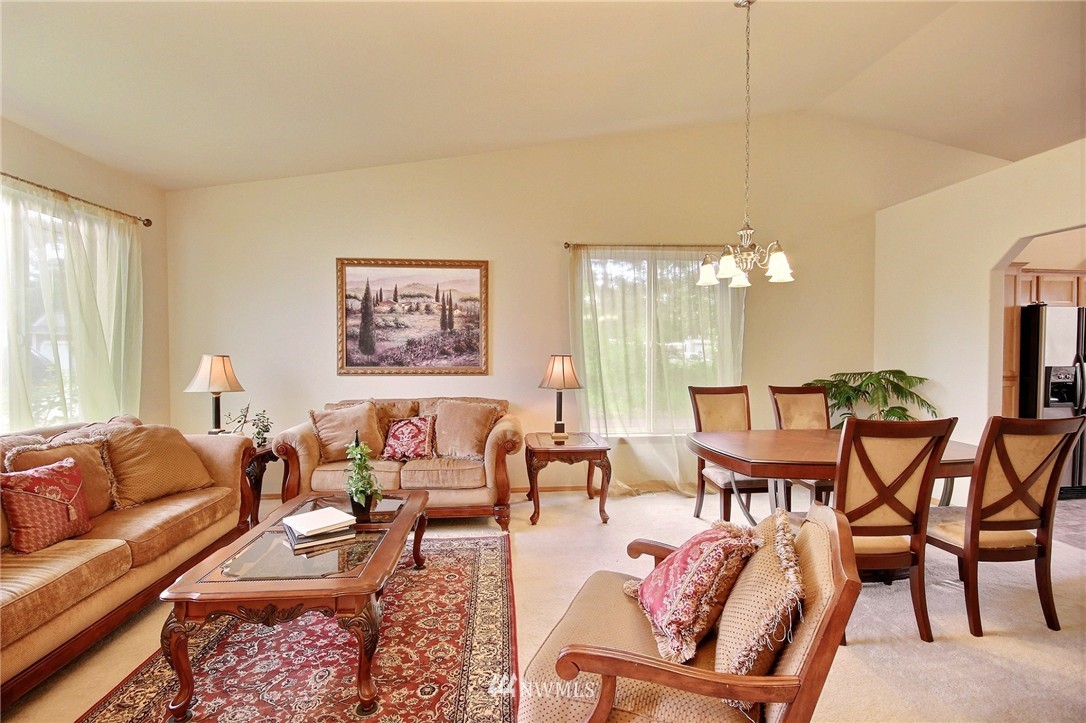 5204 Northeast 5th Place Renton, WA 98059 - Photo 5 of 20