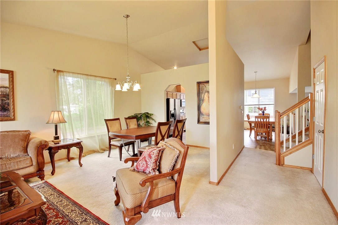 5204 Northeast 5th Place Renton, WA 98059 - Photo 6 of 20