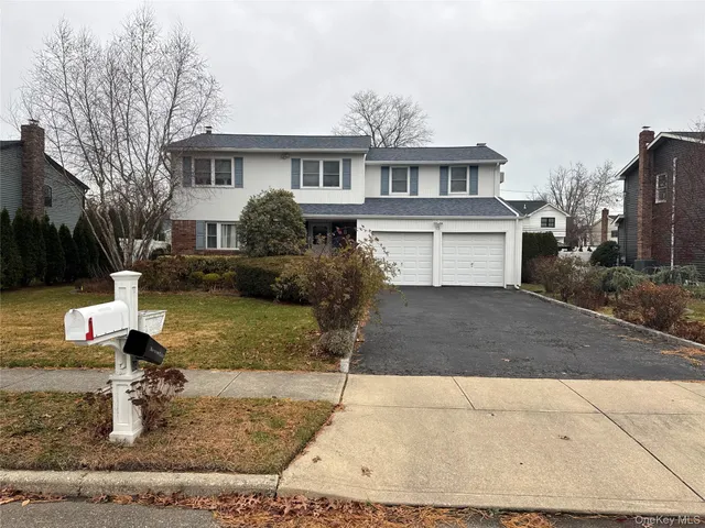 $5,500 | 15 Sherry Lane, Hauppauge, NY 11788