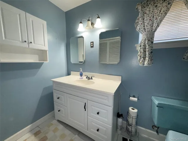 $5,300 | 15 Sherry Lane, Hauppauge, NY 11788