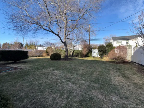 $4,700 | 15 Sherry Lane, Hauppauge, NY 11788