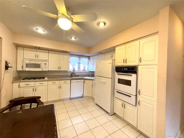 $5,300 | 15 Sherry Lane, Hauppauge, NY 11788