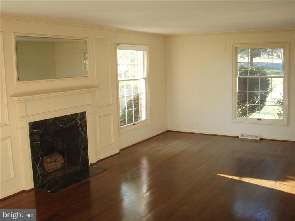 11508 Fox Hill Road Culpeper, VA 22701 - Photo 11 of 28 Living Room