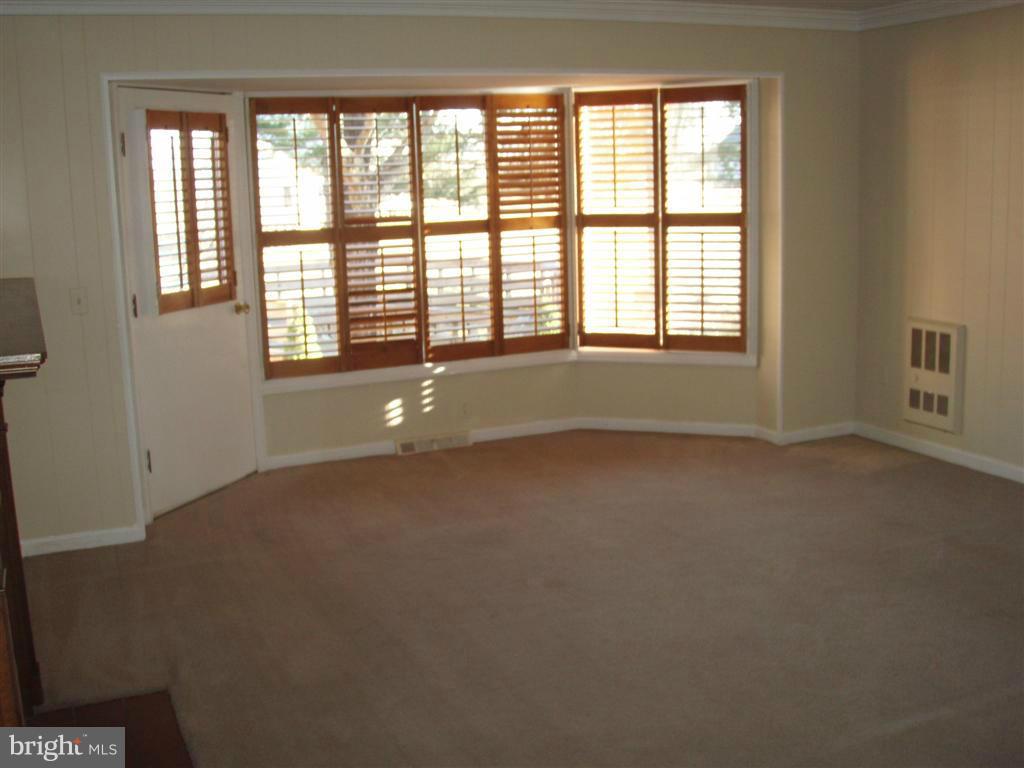 11508 Fox Hill Road Culpeper, VA 22701 - Photo 6 of 28 Family Room
