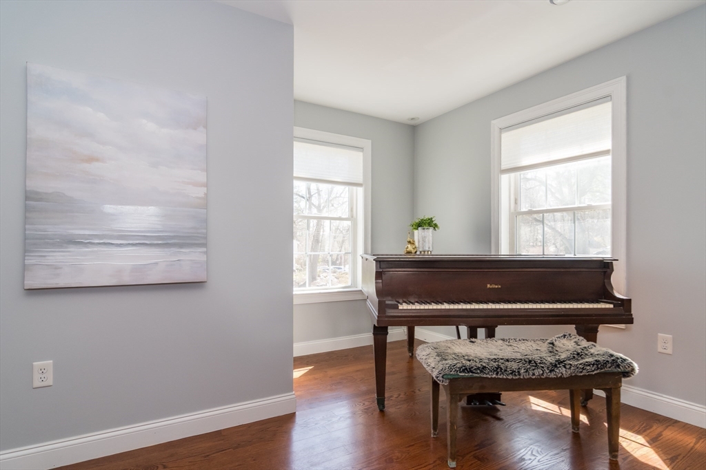 9 Shore Road Natick, MA 01760 - Photo 13 of 29