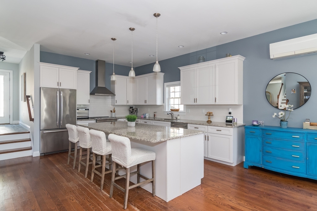 9 Shore Road Natick, MA 01760 - Photo 3 of 29