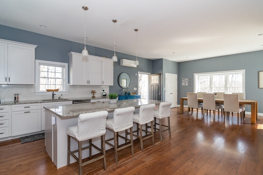 9 Shore Road Natick, MA 01760 - Photo 4 of 29