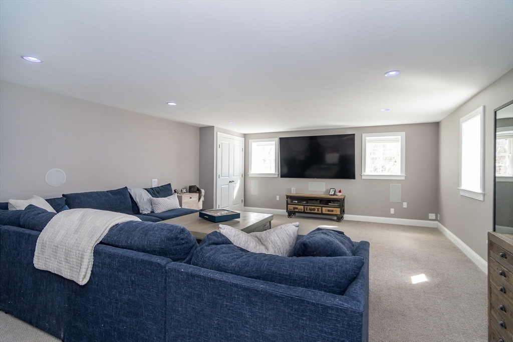 9 Shore Road Natick, MA 01760 - Photo 8 of 29