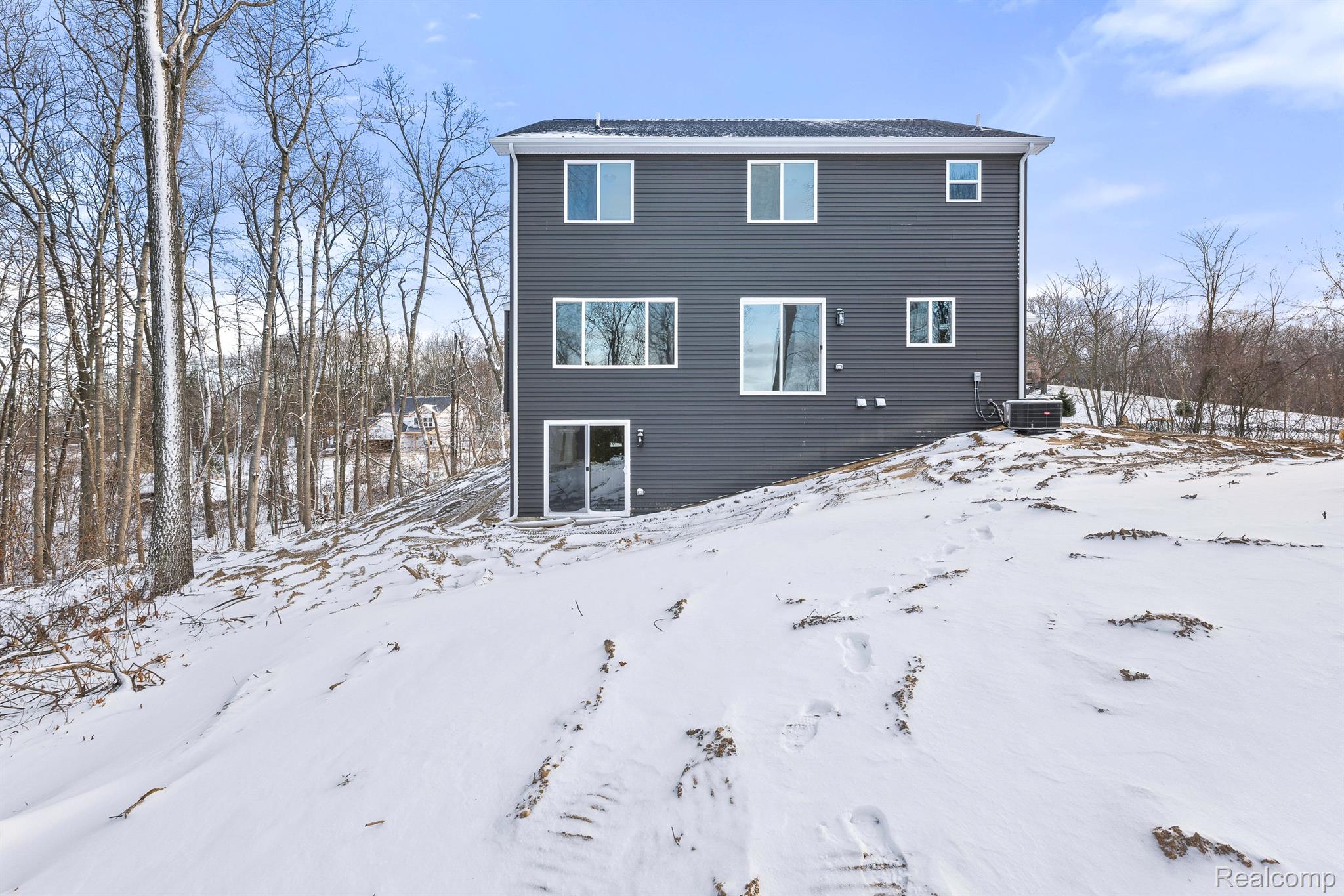 16142 Catalpa Ridge Holly, MI 48442 - Photo 3 of 25 Gallery Image 3