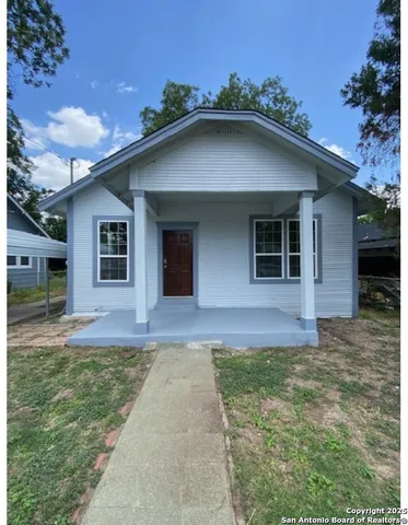 $1,450 | 143 East Baylor Street, San Antonio, TX 78204