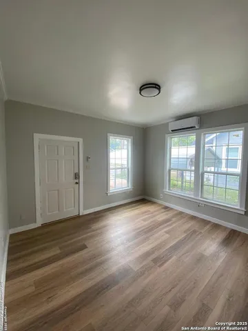 $1,450 | 143 East Baylor Street, San Antonio, TX 78204