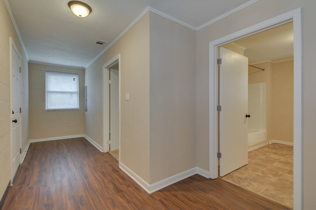 2313 Old McDuffie Road Augusta, GA 30906 - Photo 4 of 32 Gallery Image 4