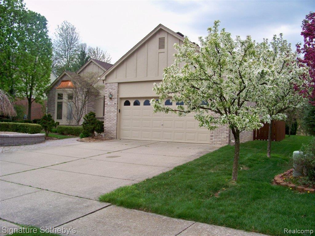 1733 Gilsam Avenue Rochester, MI 48309 - Photo 2 of 25 Gilsam frontal angled.jpg