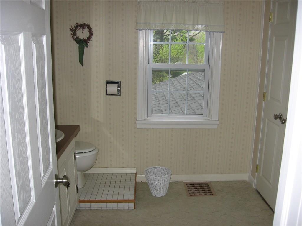 1625 Savannah Road New Castle, PA 16101 - Photo 22 of 25 Full Bathroom, Upper Floor