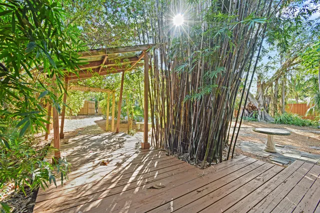 $2,900 | 310 Columbia Drive, Lake Worth Beach, FL 33460