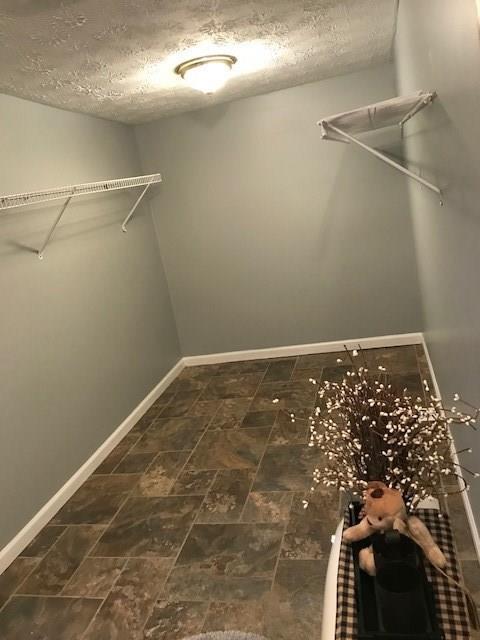 2775 Old Springfield Road Springfield, OH 45502 - Photo 15 of 63