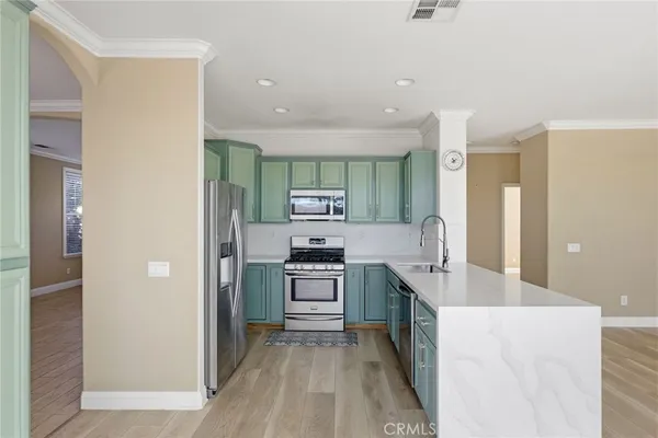 $4,000 | 32935 Adelante Street, Temecula, CA 92592