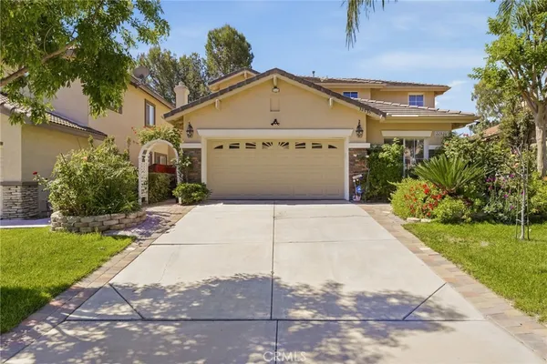 $4,000 | 32935 Adelante Street, Temecula, CA 92592