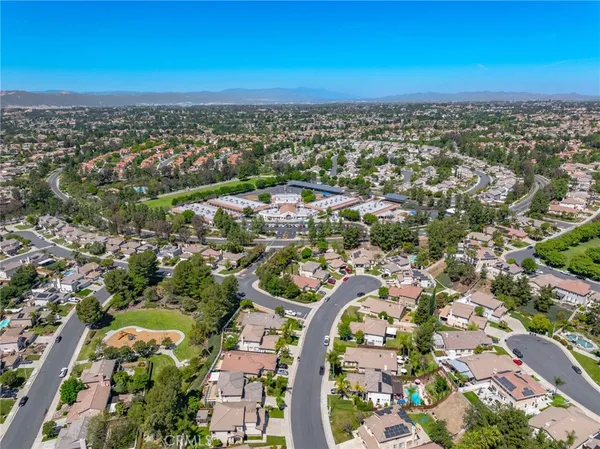 $4,000 | 32935 Adelante Street, Temecula, CA 92592