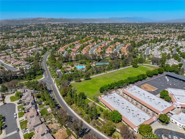$4,000 | 32935 Adelante Street, Temecula, CA 92592