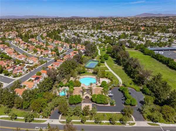 $4,000 | 32935 Adelante Street, Temecula, CA 92592