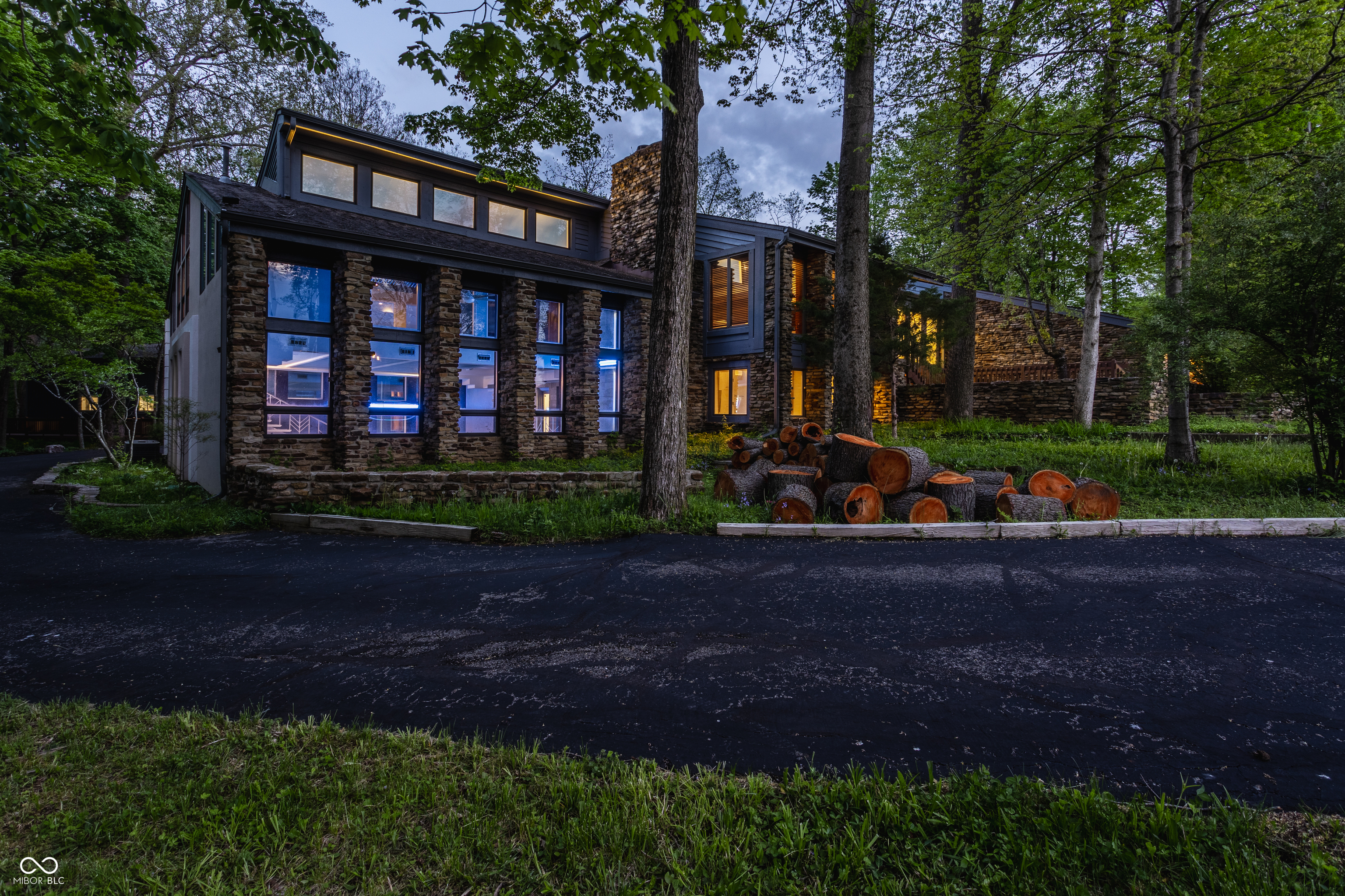 12469 Spring Mill Road Carmel, IN 46032 - Photo 3 of 66