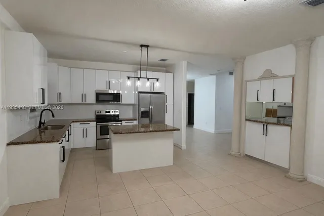 $4,500 | 14964 Southwest 32nd Terrace, Miami, FL 33185