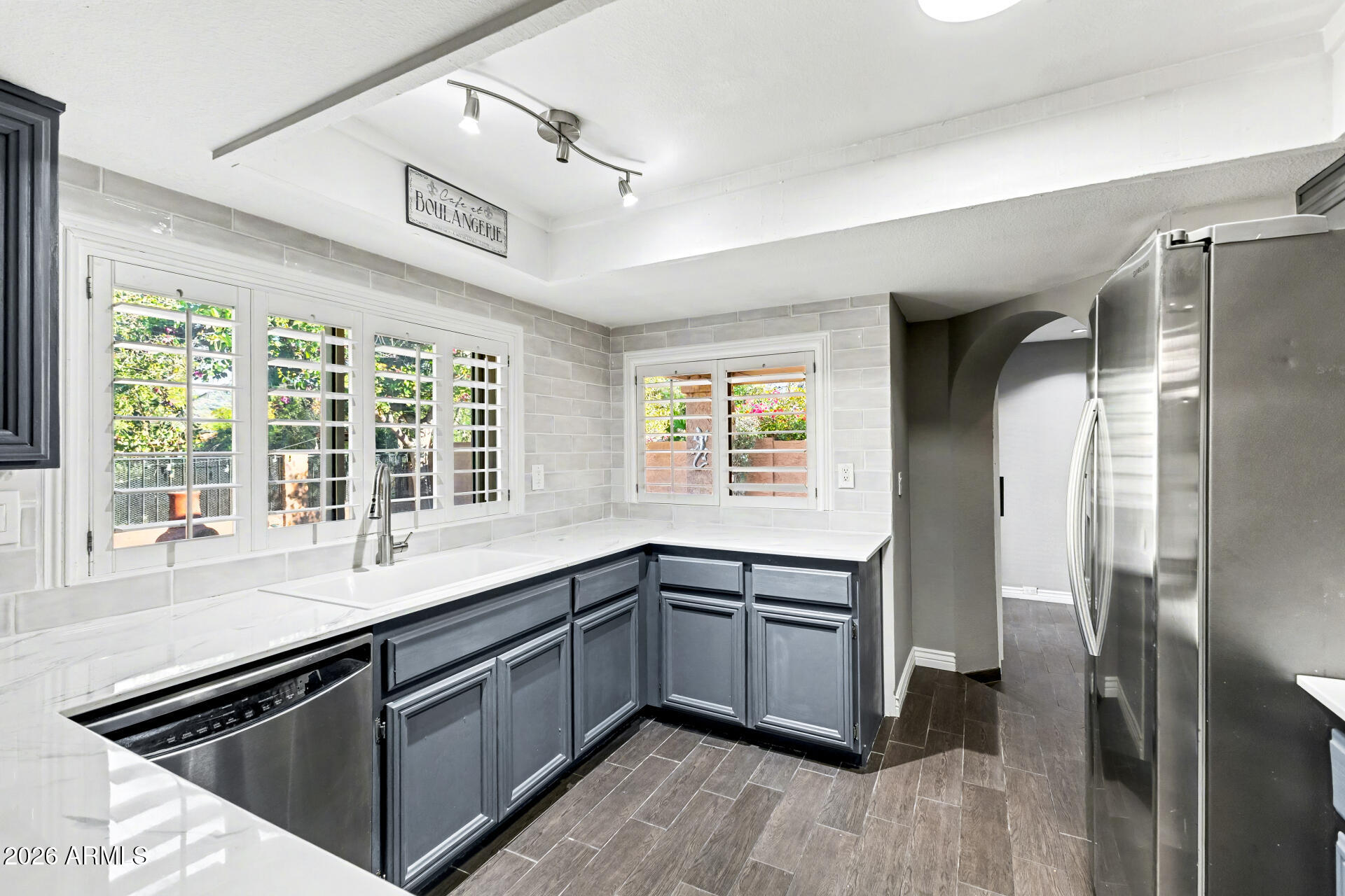 10449 North 9th Street Phoenix, AZ 85020 - Photo 14 of 40 Kitchen