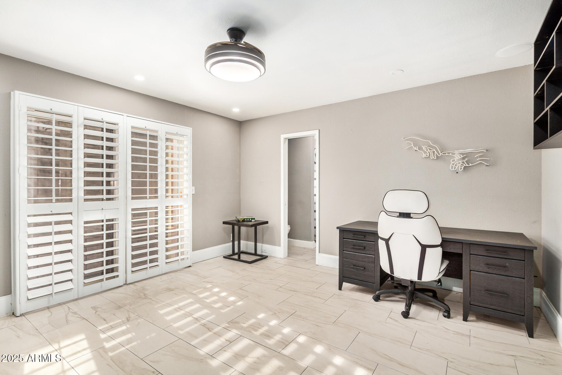 10449 North 9th Street Phoenix, AZ 85020 - Photo 20 of 40 Primary Bedroom