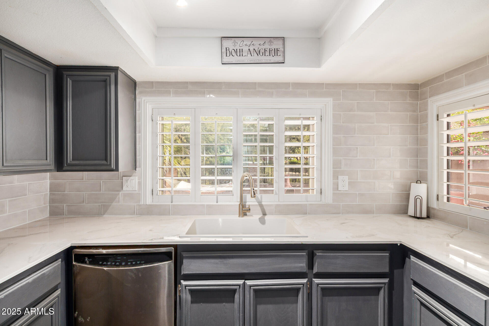 10449 North 9th Street Phoenix, AZ 85020 - Photo 2 of 40 10449 N 9th Street