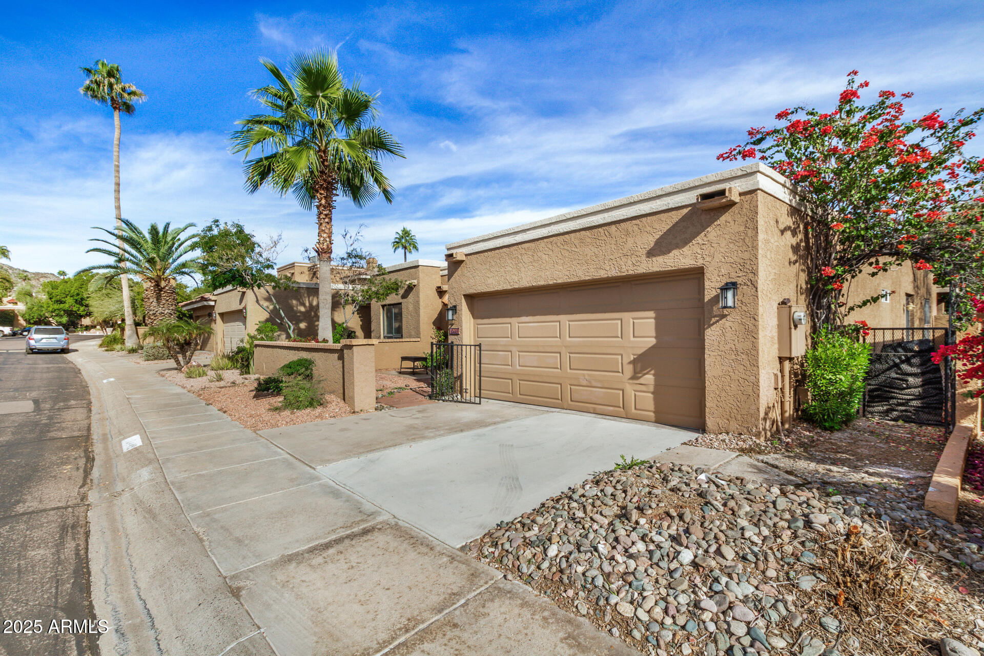 10449 North 9th Street Phoenix, AZ 85020 - Photo 4 of 40 10449 N 9th Street