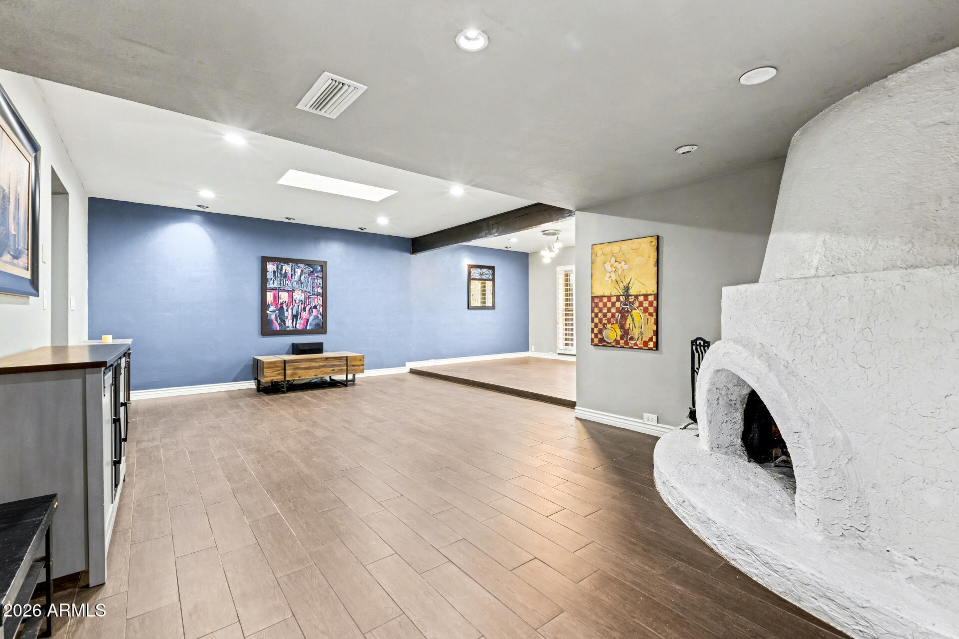 10449 North 9th Street Phoenix, AZ 85020 - Photo 8 of 40 Living Room