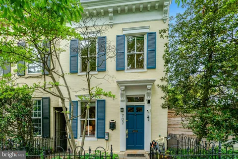 $925,000 | 707 10th Street Southeast, Washington, DC 20003