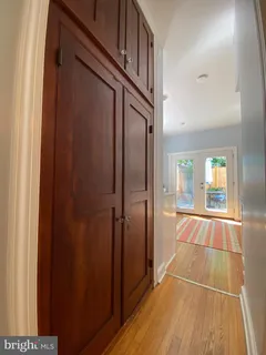 $925,000 | 707 10th Street Southeast, Washington, DC 20003