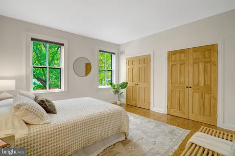 $925,000 | 707 10th Street Southeast, Washington, DC 20003