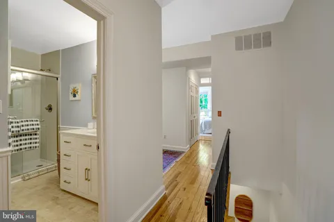 $925,000 | 707 10th Street Southeast, Washington, DC 20003