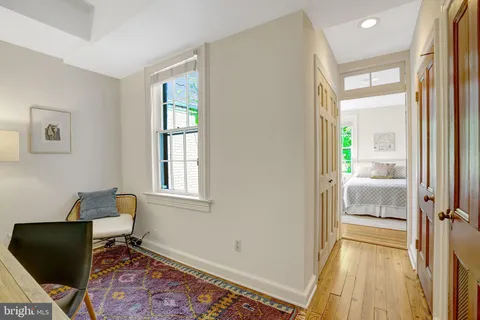 $925,000 | 707 10th Street Southeast, Washington, DC 20003
