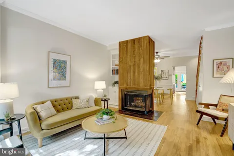 $925,000 | 707 10th Street Southeast, Washington, DC 20003