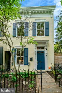 $925,000 | 707 10th Street Southeast, Washington, DC 20003