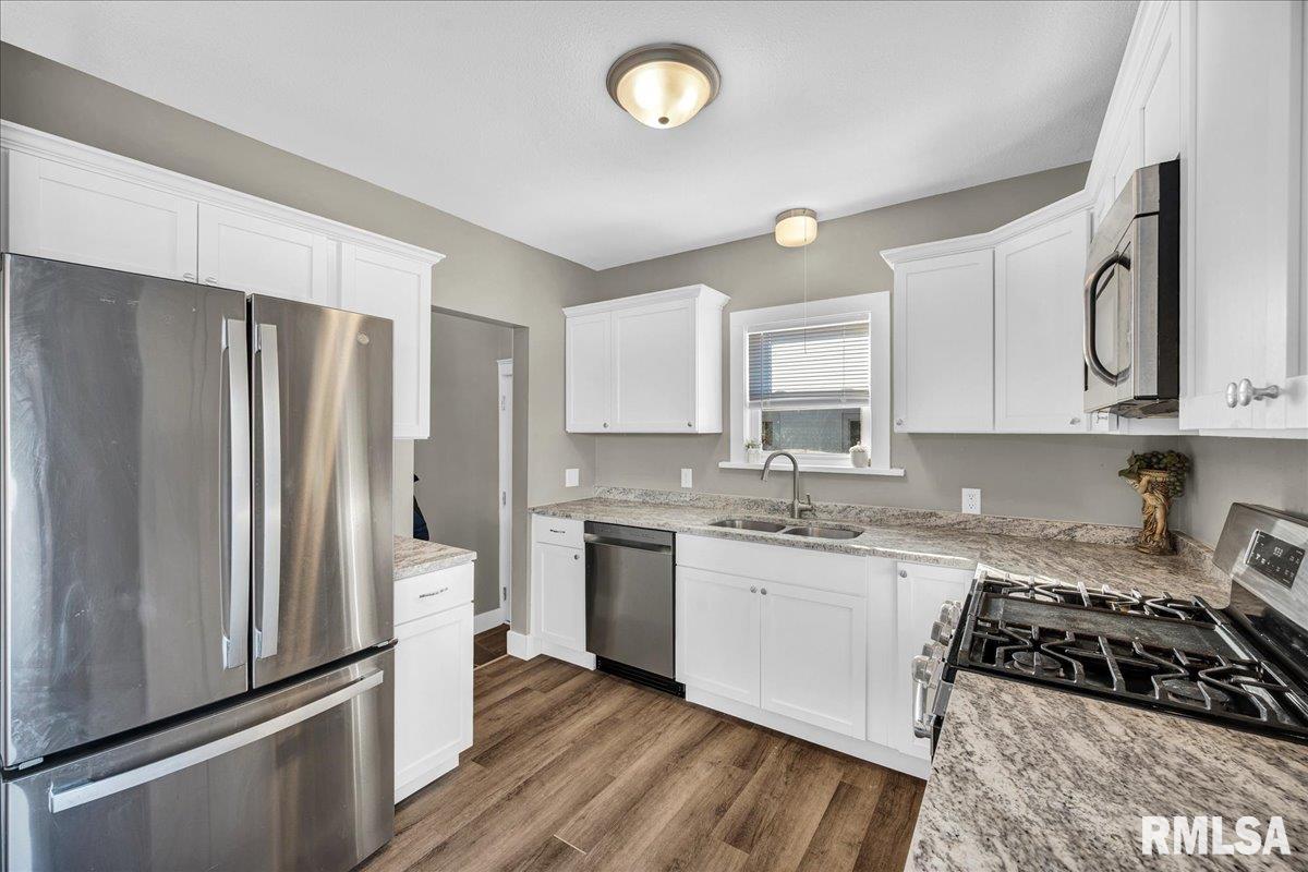 602 Ridge Street Washington, IL 61571 - Photo 8 of 37