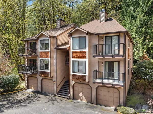 $450,000 | 17427 Northeast 88th Place, Redmond, WA 98052