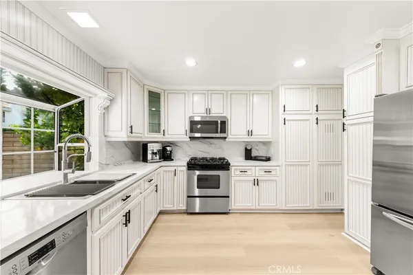 $2,080,000 | 54 Willow Tree Lane, Irvine, CA 92612