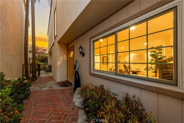 $2,080,000 | 54 Willow Tree Lane, Irvine, CA 92612