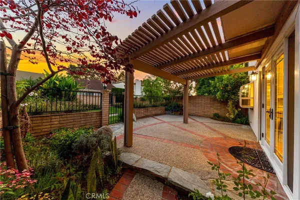 $2,080,000 | 54 Willow Tree Lane, Irvine, CA 92612