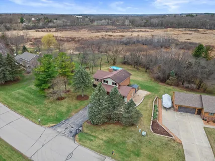 $509,900 | W324S7701 Paul Lane, Mukwonago, WI 53149