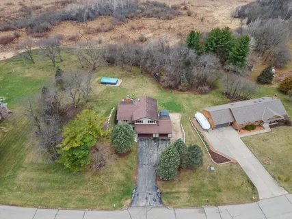 $509,900 | W324S7701 Paul Lane, Mukwonago, WI 53149