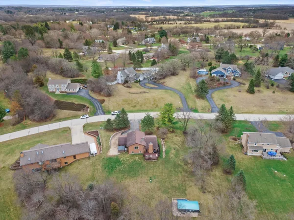 $509,900 | W324S7701 Paul Lane, Mukwonago, WI 53149