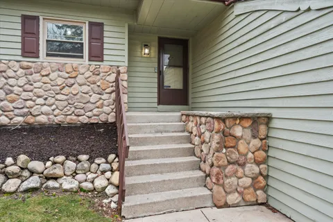 $509,900 | W324S7701 Paul Lane, Mukwonago, WI 53149