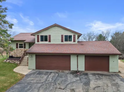 $509,900 | W324S7701 Paul Lane, Mukwonago, WI 53149